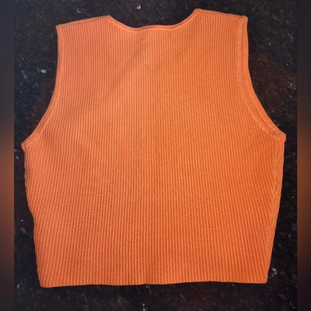 House of Harlow 1960 Crewneck Ribbed Knit Crop Top - Picture 7 of 11